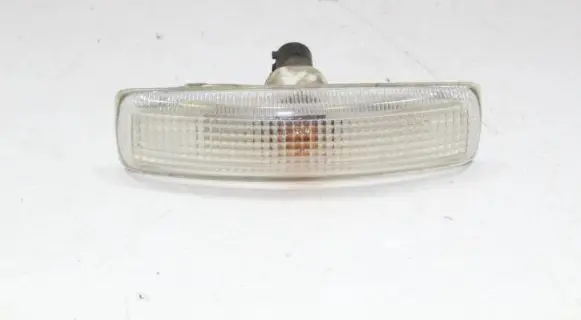 Land Rover Freelander 2 - LR2 Front fender indicator light