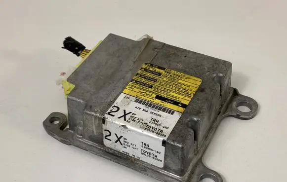 Toyota Avensis T250 Airbag control unit/module 8917005220 215955102