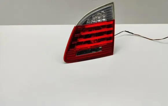 Tailgate rear/tail lights