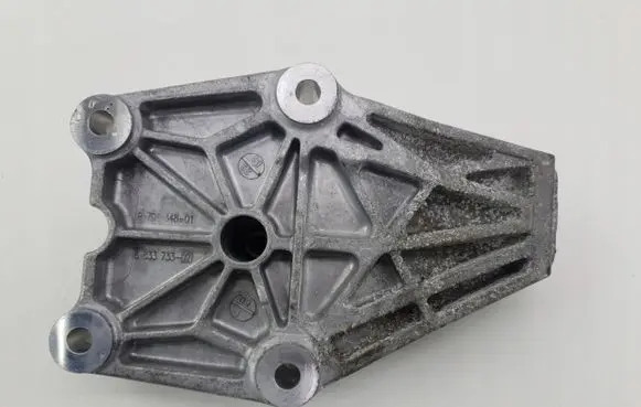 BMW 2 Active Tourer U06 Engine mounting bracket