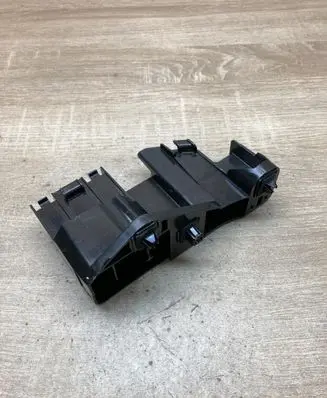 Suzuki Swift II Rear bumper mounting bracket 7182468L0
