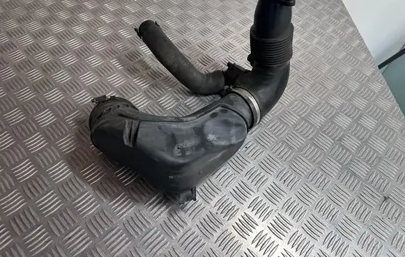 BMW 4 F36 Gran coupe Air intake duct part 7605638 51750610 70510167