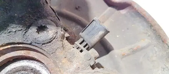 Volkswagen Golf V ABS brake wheel speed sensor