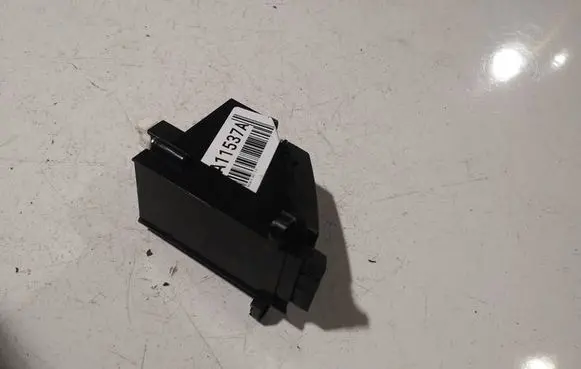 Mazda 3 II Hazard light switch BBP3664H0