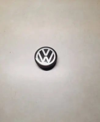 Volkswagen Touran I Non-original wheel cap 