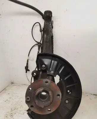 Volkswagen Touareg II Front wheel hub 7P6407245
