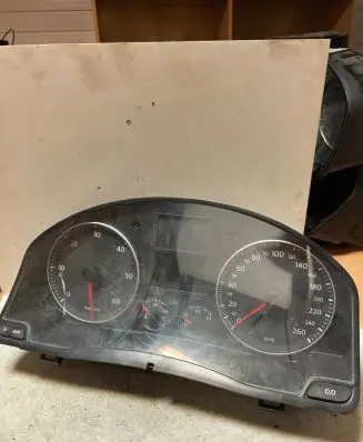 Volkswagen Golf V Speedometer (instrument cluster) 1K0920853Q V0007000 VWZ3Z0F0520004
