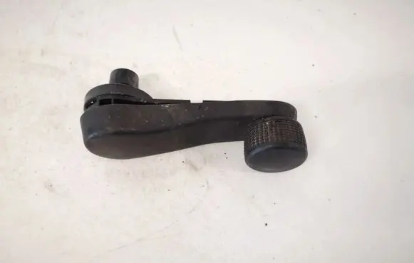 Volkswagen PASSAT B4 Front door window winding handle 3a0837581