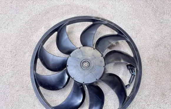 Nissan Leaf II (ZE1) Electric radiator cooling fan 487JK00E