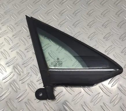 Volkswagen PASSAT B8 Front door vent window glass four-door 