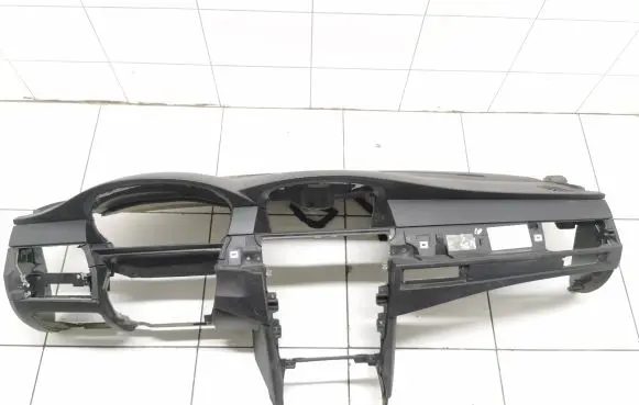 BMW 5 E60 E61 Dashboard 7130977 51487130977 7130976