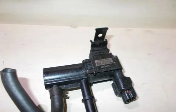 Jaguar X-Type Turbo solenoid valve 1x439c915bb 1x43-9c915-bb