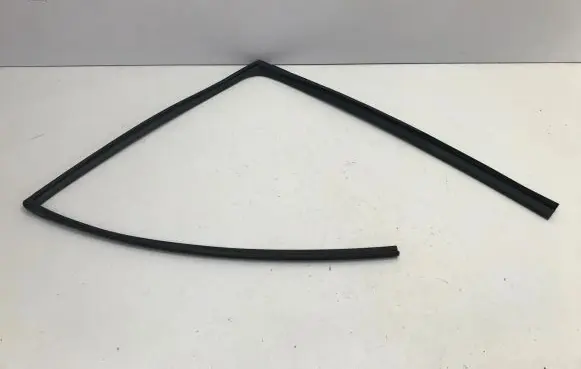 Toyota RAV 4 (XA50) Rubber seal rear door window/glass 681424206