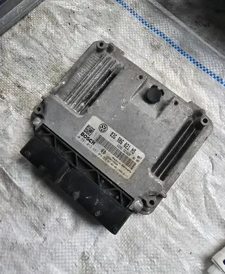 Volkswagen Caddy Engine control unit/module 03G906021HS 1039S15958 0281013681