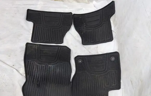 Ford Focus ST Car floor mat set CM5J5413086AAW CM5J5413087ABW