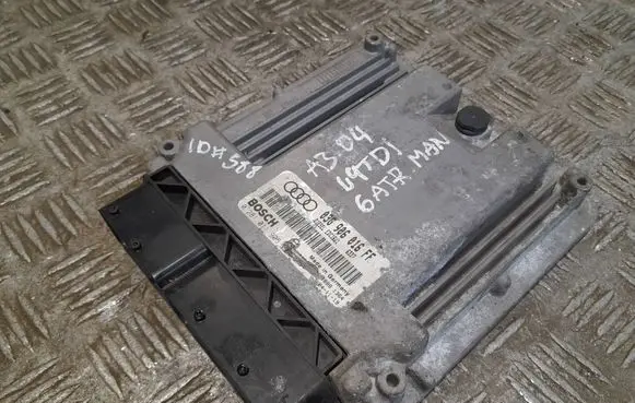 Audi A3 S3 8P Engine control unit/module 03G906016FF 0281011905