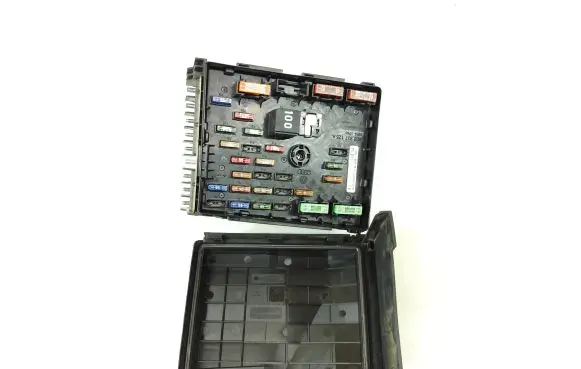 Volkswagen Tiguan Fuse module 3C0937125A