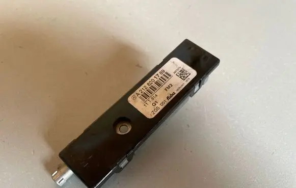 Mercedes-Benz E W212 Radio antenna A2128201789