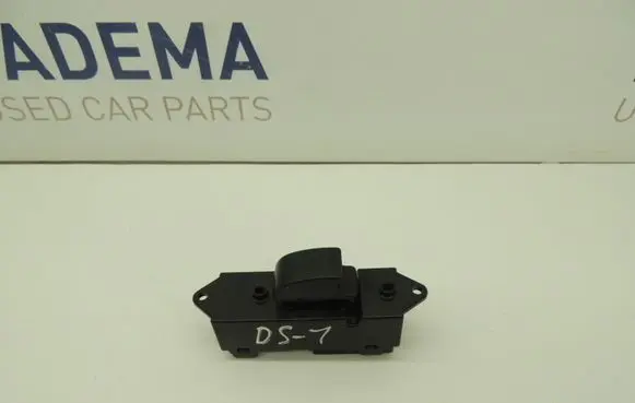 Mitsubishi Outlander Electric window control switch 8608A061 DS1