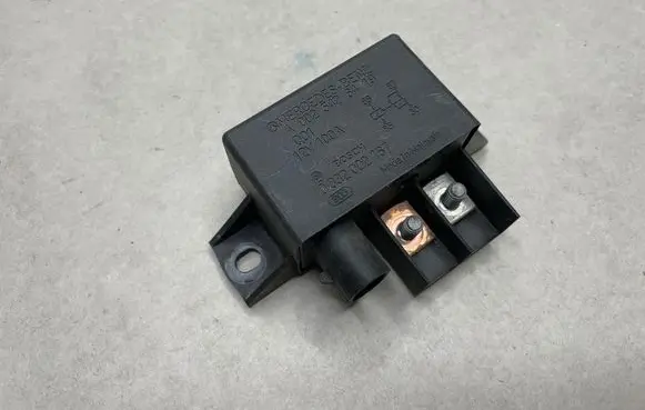 Mercedes-Benz E W211 Charging relay A0025426419