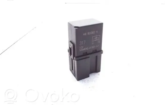 Volvo S40, V40 Other relay MB953382 A1001X7
