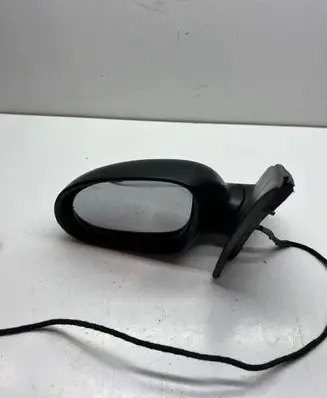 Volkswagen PASSAT B6 Front door electric wing mirror E13020880