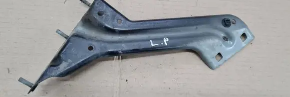 Audi Q5 SQ5 Fender mounting bracket 8R0821135