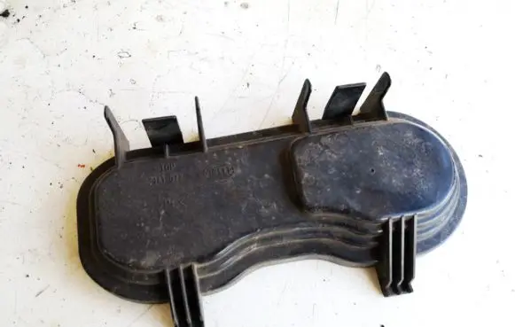 Renault Laguna I Headlight/headlamp dust cover 141672