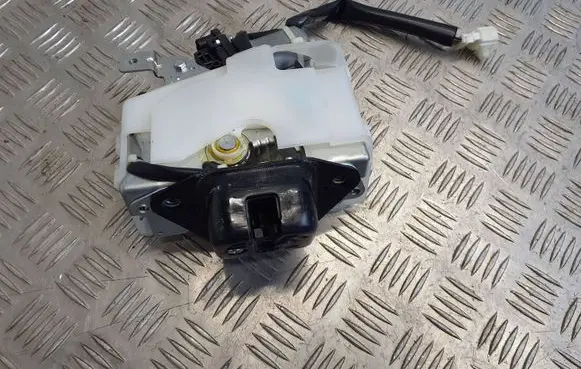 Honda CR-V Tailgate/trunk/boot lock/catch/latch D7661372C 1638000120