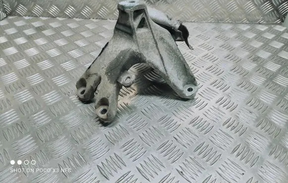 Audi A4 S4 B8 8K Engine mounting bracket 8K0199308