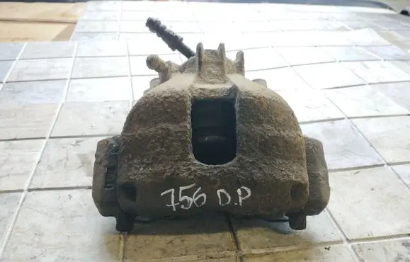 Front brake caliper