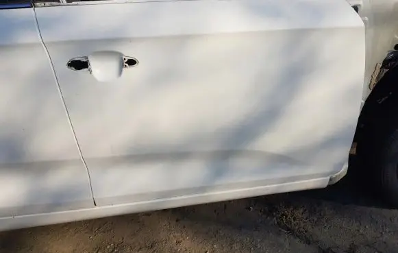 KIA Carens III Front door