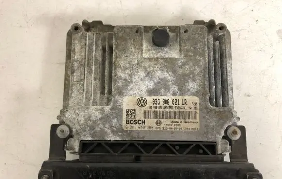 Volkswagen PASSAT B6 Engine control unit/module 03G906021LR 0281013260