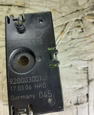 Volkswagen Jetta VI Aerial antenna filter 4F0035570 920003001