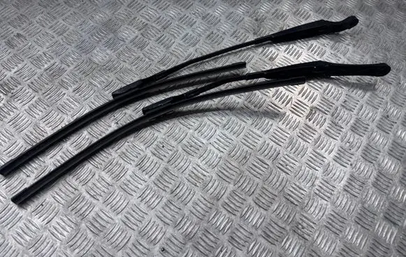 Audi TT TTS RS Mk3 8S Front wiper blade arm
