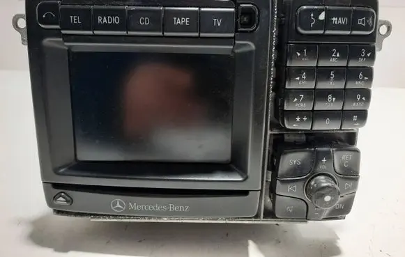 Mercedes-Benz S W220 Radio/CD/DVD/GPS head unit A2208270442
