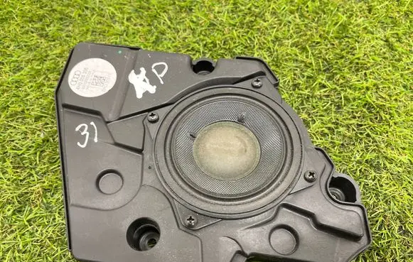 Audi A8 S8 D4 4H Front door speaker 4H0035305