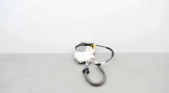 Audi A8 S8 D4 4H Rear door lock 8K0839015D
