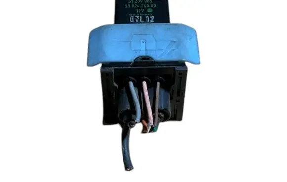 Peugeot 3008 I Glow plug pre-heat relay 9802424080 51299065