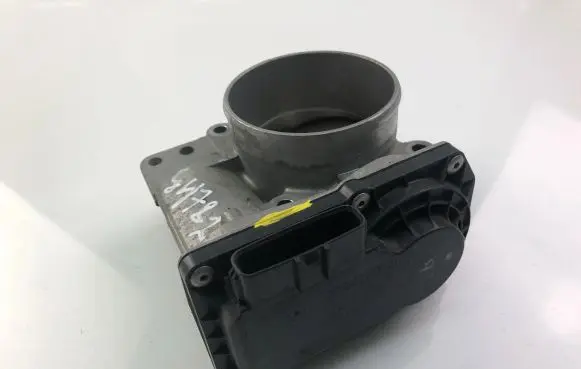 Volvo V70 Throttle valve 30711551