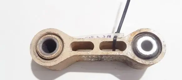 Nissan Almera Tino Engine mount bracket