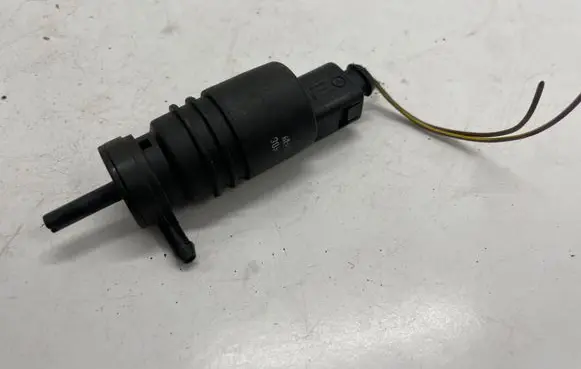 Mercedes-Benz E W211 Windscreen/windshield washer pump