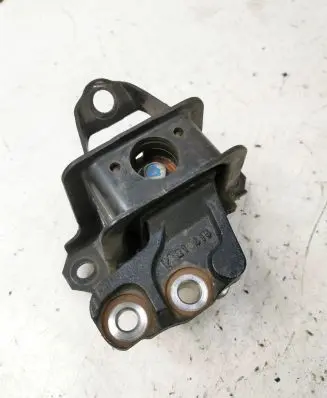 Peugeot 108 Engine mount bracket 210616
