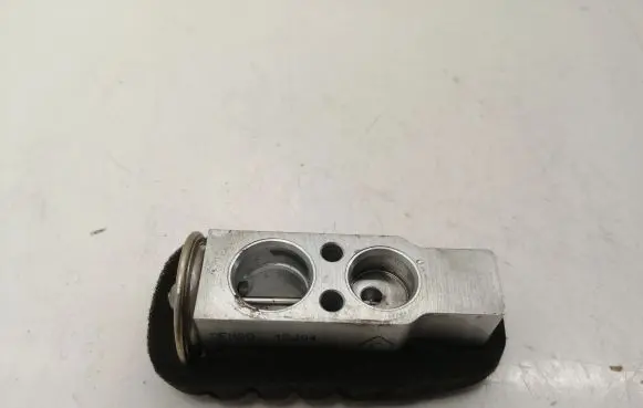 Toyota Auris 150 Air conditioning (A/C) expansion valve 8851502150 1F4475003070
