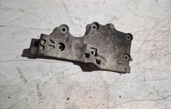 Volkswagen PASSAT B6 Generator/alternator bracket 038903143AF 9C03UF6