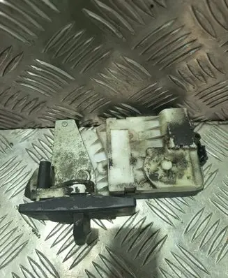 Loading door lock