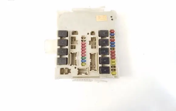 Nissan Navara Fuse module 