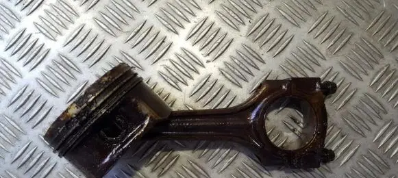 Mercedes-Benz E W124 Piston with connecting rod