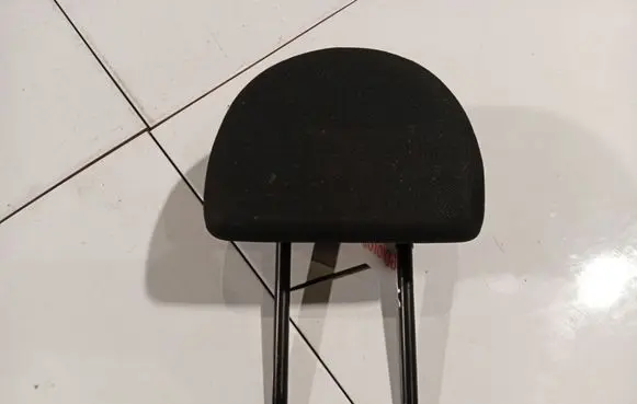 Mitsubishi Colt Front seat headrest