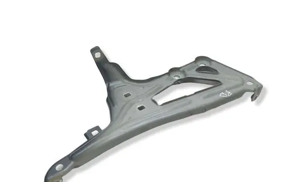 BMW X2 F39 Fender mounting bracket 7431008